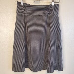 Tranquility Womens Skirt Sz Small S Black Gray Stripes Pull On Fit & Flare EUC